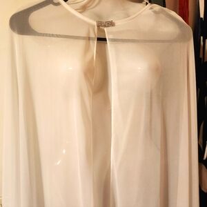 NWT clear  cover with sequence closure.